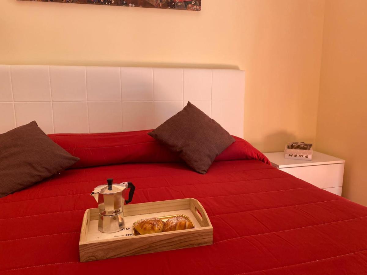 Home In Love: Vicoletto Dei Presepi เนเปิลส์ ภายนอก รูปภาพ